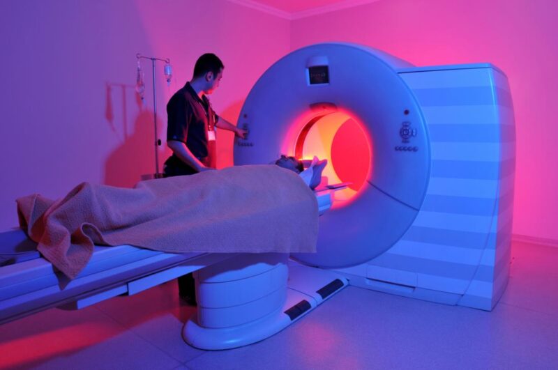 MRI Full Form: एमआरआई का फुल फॉर्म क्या है? चिकित्सा क्षेत्र में इसका क्या उपयोग है?