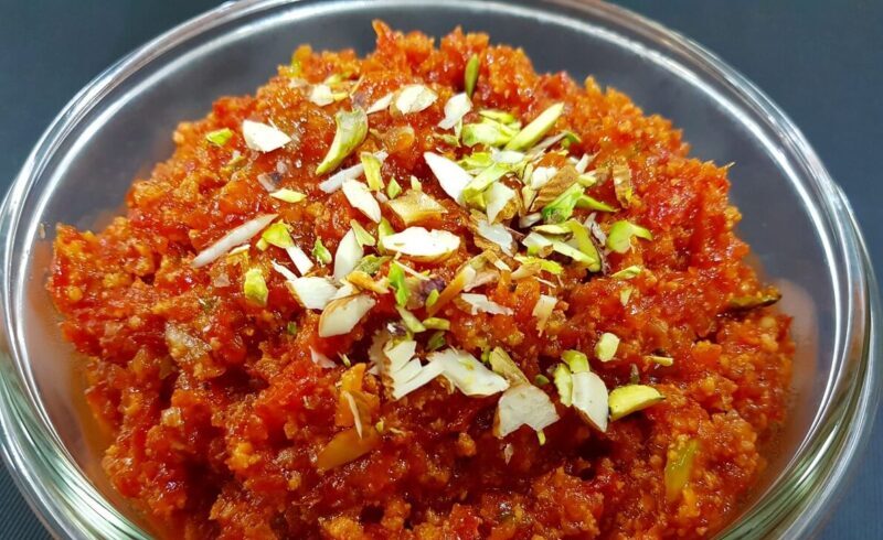 Gajar Ka Halwa Recipe in Hindi – सर्दियों में इस तरह बनाएं गाजर का हलवा