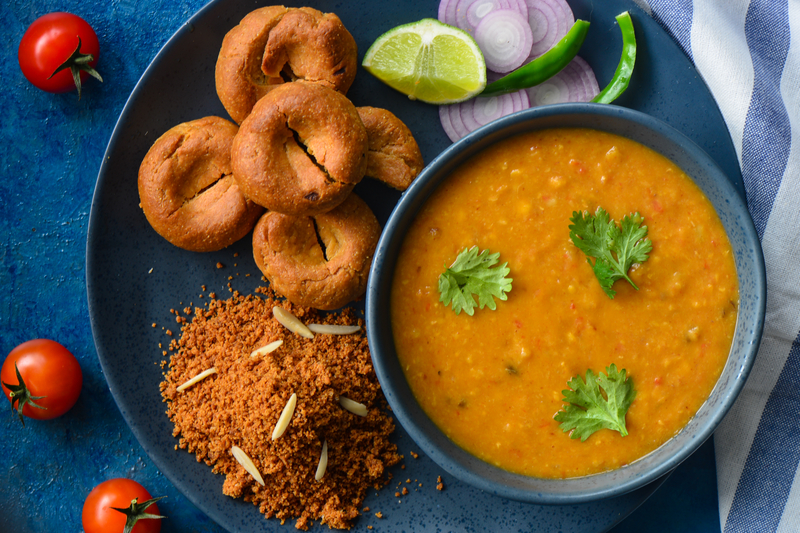 Dal Bati Recipe in Hindi – घर पर बनाएं राजस्थानी दाल बाटी रेसिपी